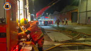 Incendio en una empresa de pescado de Silla